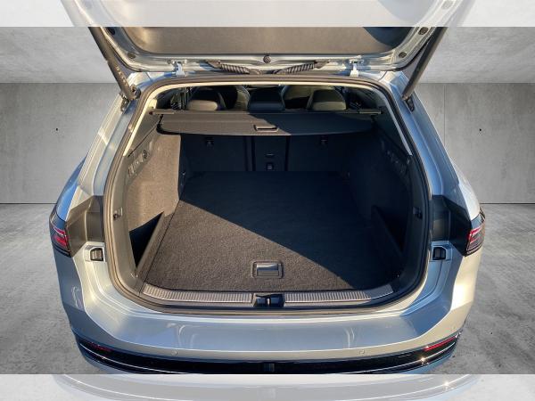 Volkswagen Passat Variant 2.0 TDI Elegance DSG Matrix Navi ACC AHK Massage