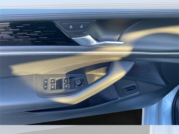 Volkswagen Passat Variant 2.0 TDI Elegance DSG Matrix Navi ACC AHK Massage