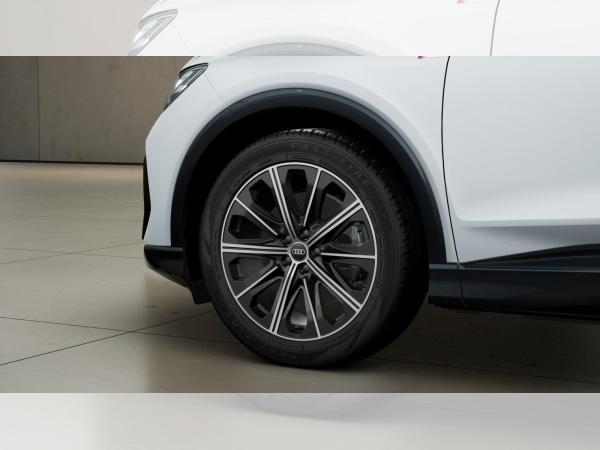 Audi Q4 e-tron Q4 Sportback e-tron 45 e-tron quattro AHK Pano S line