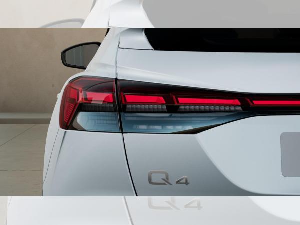 Audi Q4 e-tron Q4 Sportback e-tron 45 e-tron quattro AHK Pano S line