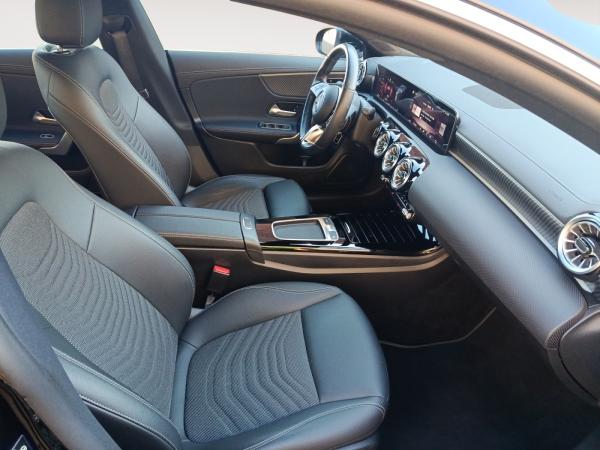Mercedes-Benz CLA 200 Haustürlieferung*Anhängerkupplung*Paket Advanced-Plus*Standheizung*Park-Paket*360 Grad Kamera