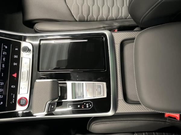 Audi RS Q8 SUV performance tiptronic 360 4xSHZ