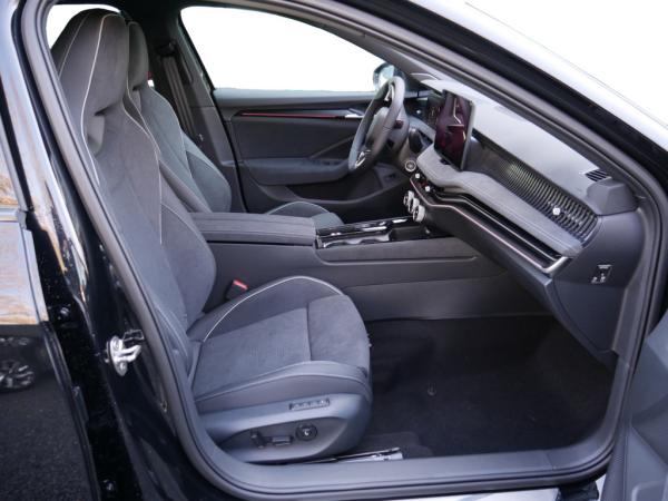 Skoda Superb Combi 2.0 TDI DSG Sportline 4X4 PANO MATRIX-LED AHK *868*