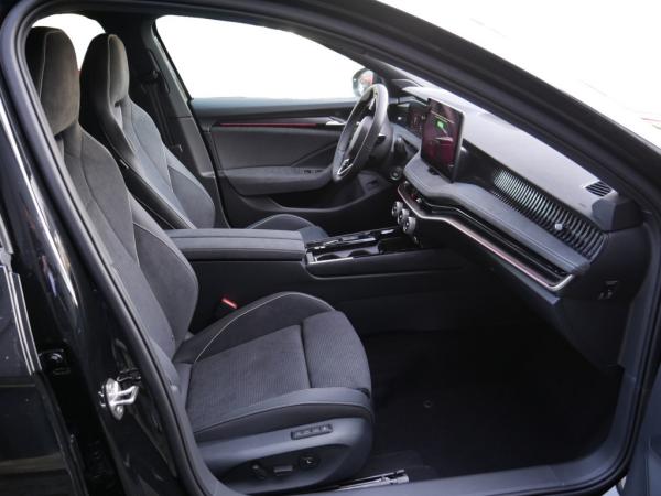 Skoda Superb Combi 2.0 TDI DSG Sportline 4X4 ACC AHK PANO HUD *943*