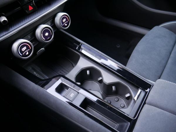 Skoda Superb Combi 2.0 TDI DSG Sportline 4X4 PANO MATRIX-LED AHK *868*