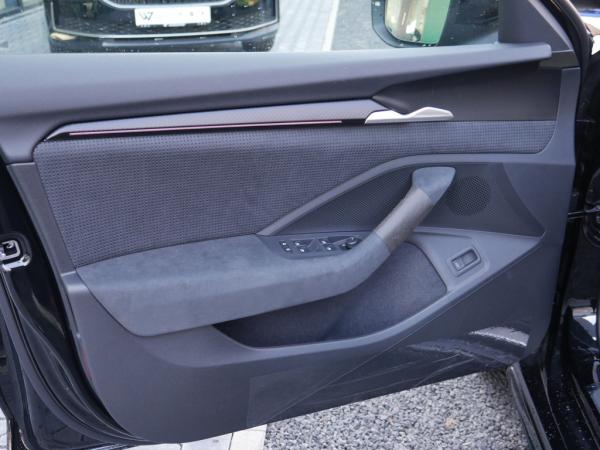 Skoda Superb Combi 2.0 TDI DSG Sportline 4X4 PANO MATRIX-LED AHK *868*