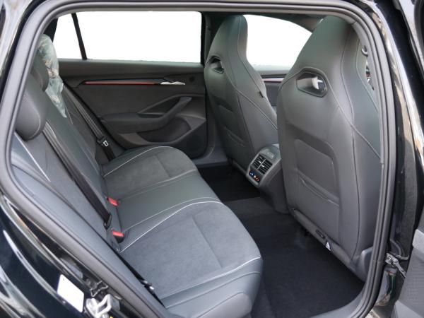 Skoda Superb Combi 2.0 TSI DSG Sportline 4X4 AHK PANO HUD *932*