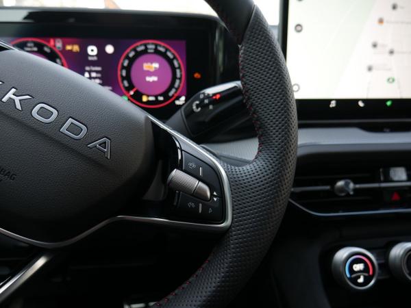 Skoda Kodiaq 2.0 TSI DSG RS 4x4 MEMORY AHK MATRIX *837*