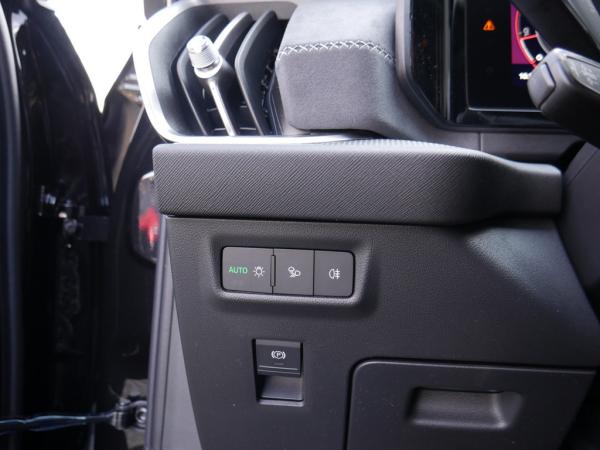 Skoda Kodiaq 2.0 TSI DSG Sportline 4x4 PANO AHK  7 SITZER *885*