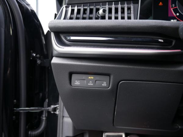 Skoda Superb Combi 2.0 TSI DSG Sportline 4X4 AHK PANO HUD *932*