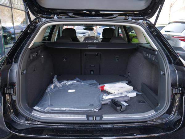 Skoda Superb Combi 2.0 TDI DSG Selection KAMERA LED AHK *906*