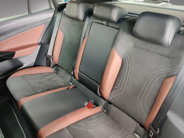 Volkswagen ID.4 Pro 4MOT 77kWh/LED/ACC/Navi/Style-Interieur