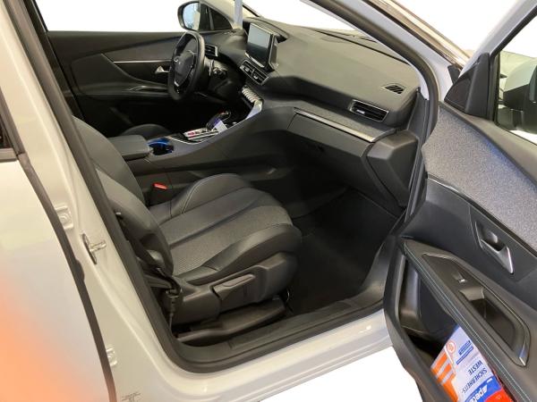 Peugeot 3008 Sofort verfügbar*Haustürlieferung*Anhängerkupplung*Autom. Geschwindigkeitskontrolle*Sitzheizung vorn