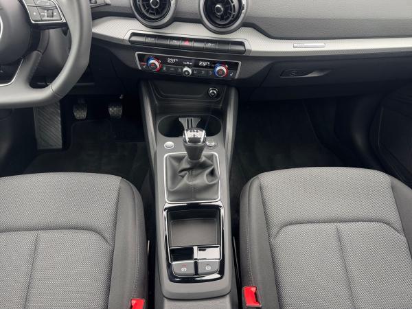 Audi Q2 S line 30 TFSI Matrix LED SHZ AHK Navi+ sound