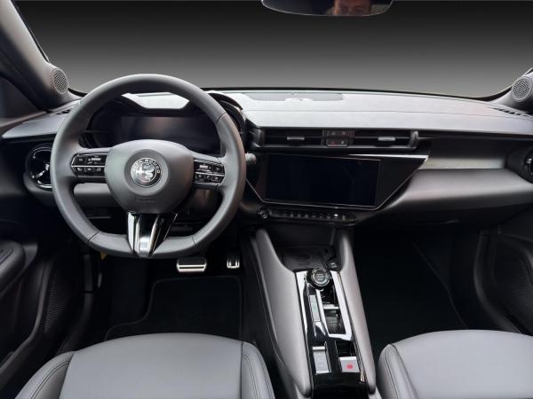 Alfa Romeo Junior IBRIDA TI 107kW (145 PS) - Gewerbe