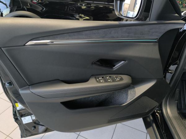 Mitsubishi Eclipse Cross (YKEB8)