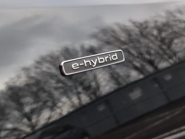 Audi Q3 Sportback e-hybrid S line 200 kW S tronic *Matrix*Lenkradheizung*Tech Plus*