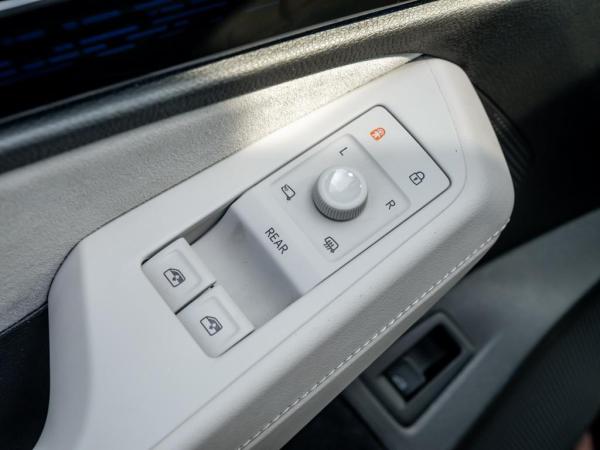 Volkswagen ID.7 Pro 82kWh Matrix/Navi/360°Kamera/4xSitzhz
