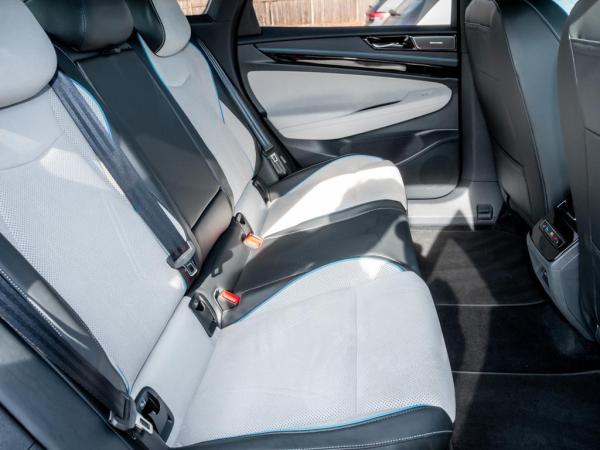 Volkswagen ID.7 Pro 82kWh Matrix/360°Kamera/4xSitzhz/Navi