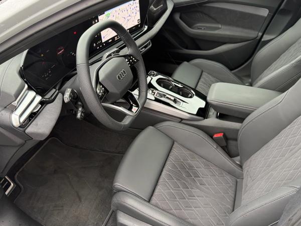 Audi A5 e-hybrid 2.0 TFSIe quattro S tronic Matrix