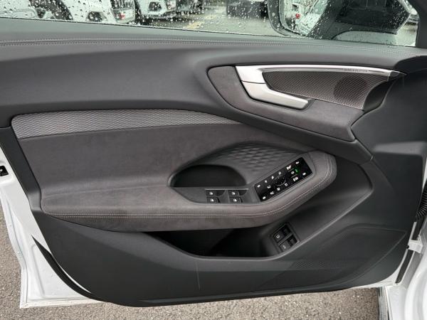 Audi A5 e-hybrid 2.0 TFSIe quattro S tronic Matrix