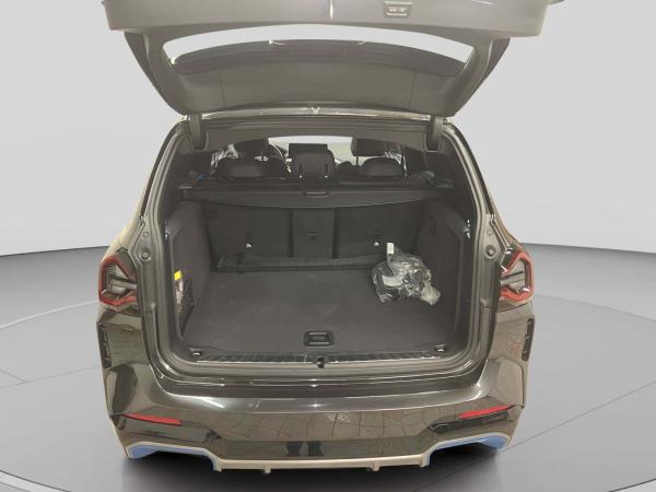 BMW iX3 Sofort verfügbar*Haustürlieferung*Driving Assistant Prof*Panorama Schiebedach*Komfortzugang*Anhänger