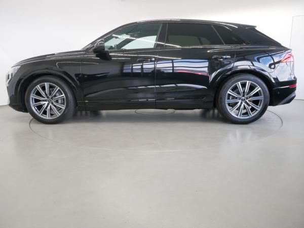 Audi Q8 50 TDI quattro MATRIX AHK PANO HEAD-UP