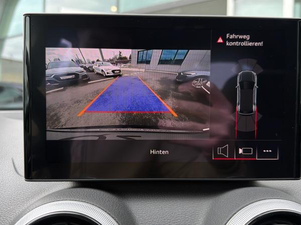 Audi Q2 advanced 30 TDI Navi Sitzheizung Matrix-LED