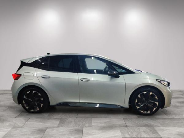 Cupra Born eBoost 77kWh/LED/ACC/Navi/Sitzhz/Wärmepumpe