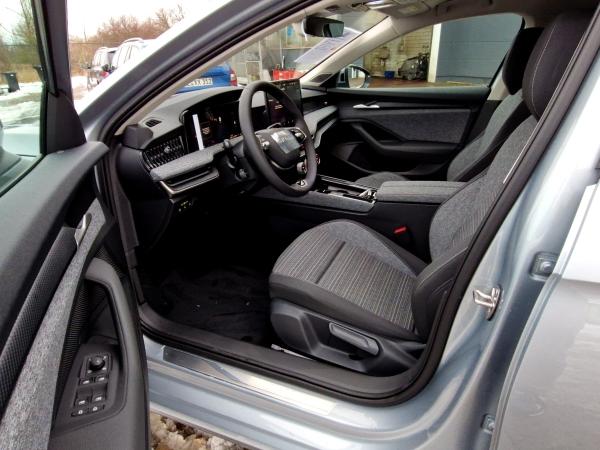 Skoda Superb Combi 2.0 TDI Selection DSG Matrix AHK Na