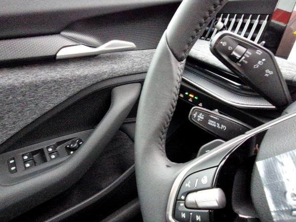 Skoda Superb Combi 2.0 TDI Selection DSG Matrix AHK Na