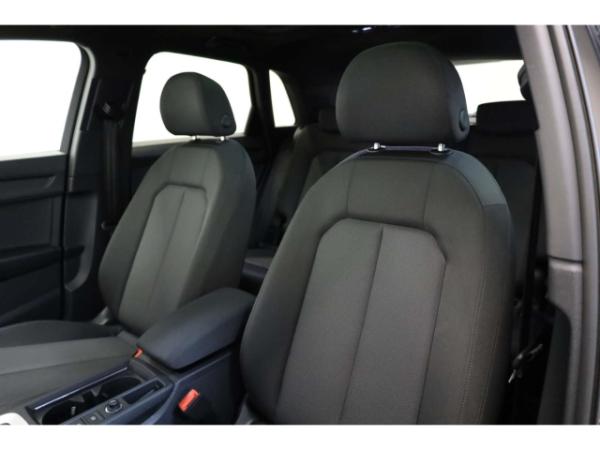 Audi Q3 35 TFSI S line VCP/AHK/Pano/NAV/SH