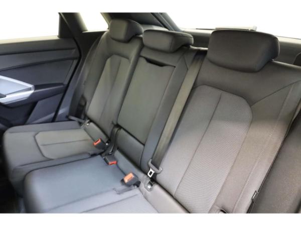 Audi Q3 35 TFSI S line VCP/AHK/Pano/NAV/SH