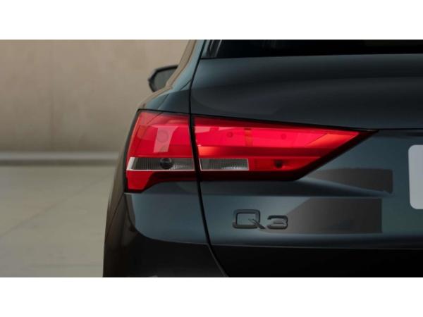 Audi Q3 35 TFSI S line VCP/AHK/Pano/NAV/SH