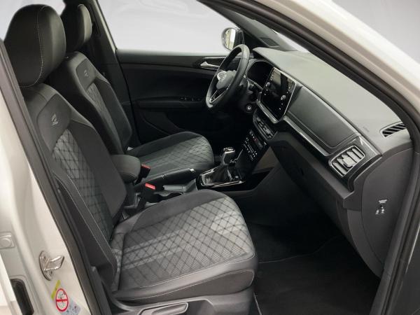 Volkswagen T-Cross R-LINE BLACK STYLE 1.5TSI DSG ACC.AHK.NAVI+VC.2xPDC.LED.APP-C.SHZ