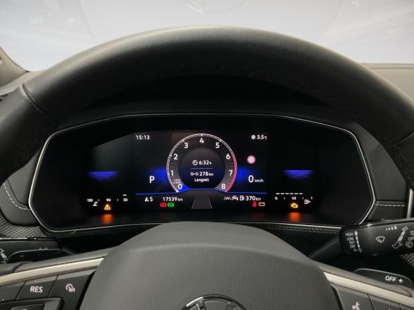 Volkswagen T-Cross R-LINE BLACK STYLE 1.5TSI DSG ACC.AHK.NAVI+VC.2xPDC.LED.APP-C.SHZ