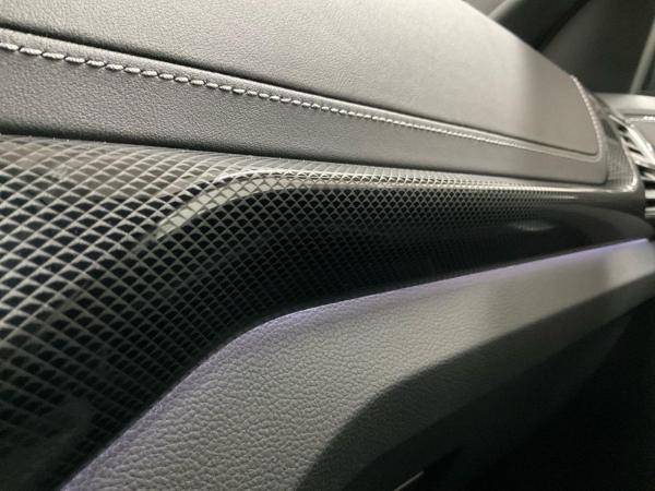 Volkswagen T-Cross R-LINE BLACK STYLE 1.5TSI DSG ACC.AHK.NAVI+VC.2xPDC.LED.APP-C.SHZ