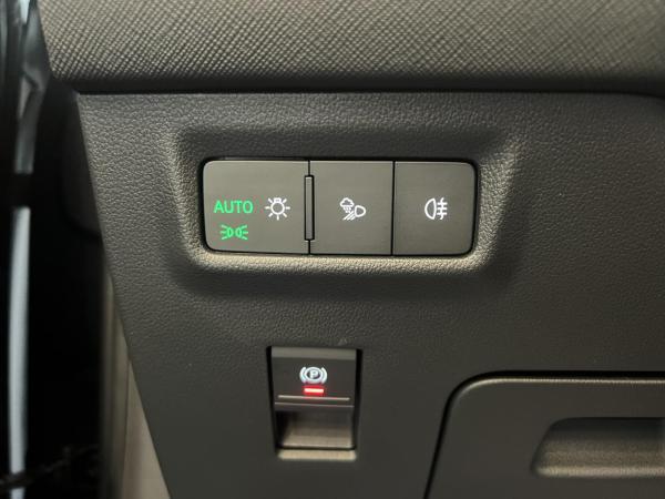 Skoda Kodiaq Sportline Plug-In 0,5% Alle-Pakete|AHK|20" Voll-Ausstattung!