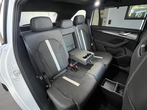 Skoda Kodiaq Sportline Plug-In 0,5% Alle-Pakete|AHK|20" Voll-Ausstattung!