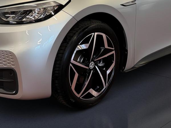 Volkswagen ID.3 Pro Life LED Navi ACC PDC SHZ ACC AUT LED