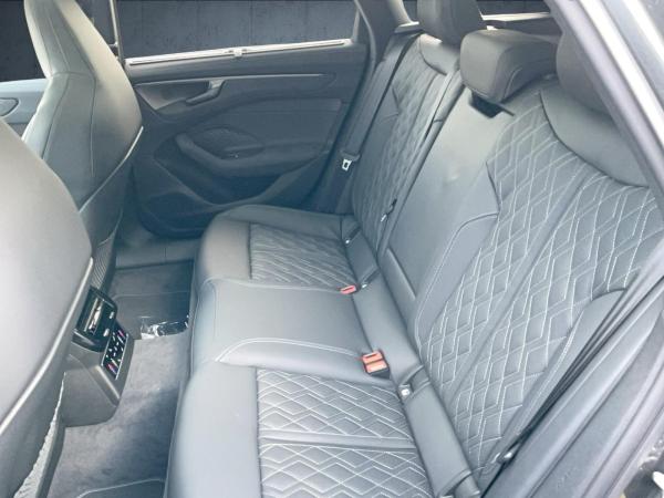 Audi A6 Avant edition one e-hybrid qu. S tr. Luft HUD