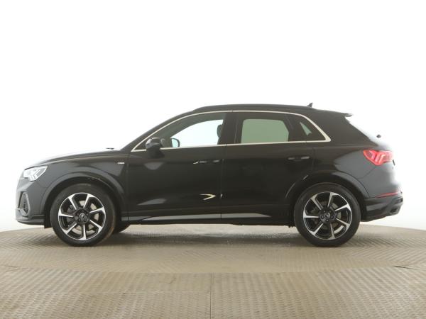 Audi Q3 45 TFSI quattro S line AHK+Matrix+RFK+MMI-Plus