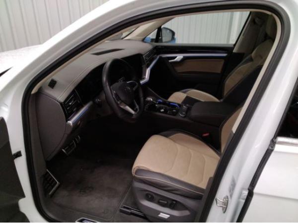 Volkswagen Touareg R-Line 3.0TDI +LUFT+AHK+360°+STANDHZG+