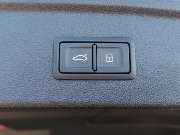 Audi RS3 Sportback 294 kW S tronic *Matrix*HUD*SONOS Premium*Navi+*MMI experience Pro*