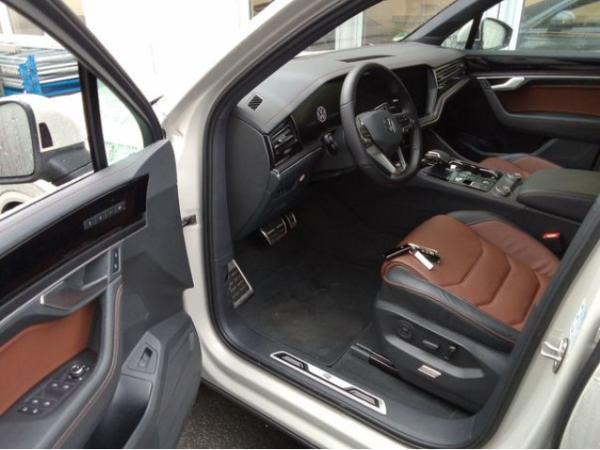 Volkswagen Touareg R-Line 3.0TDI +AHK+KAMERA+LUFTFW+ASSISTS+