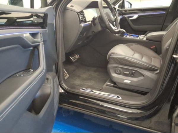 Volkswagen Touareg R-Line 3.0TDI +WANK+AHK+LUFT+MASSAGE+HUD+