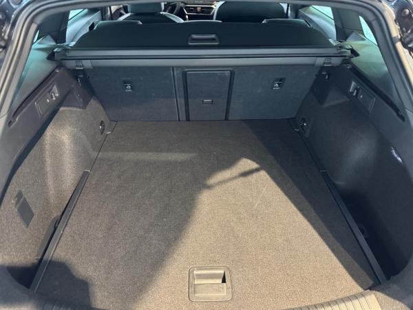 Seat Leon Sportstourer FR 1.5 TSI DSG Navi,LED,Full Link,Einparkhilfe,Kamera