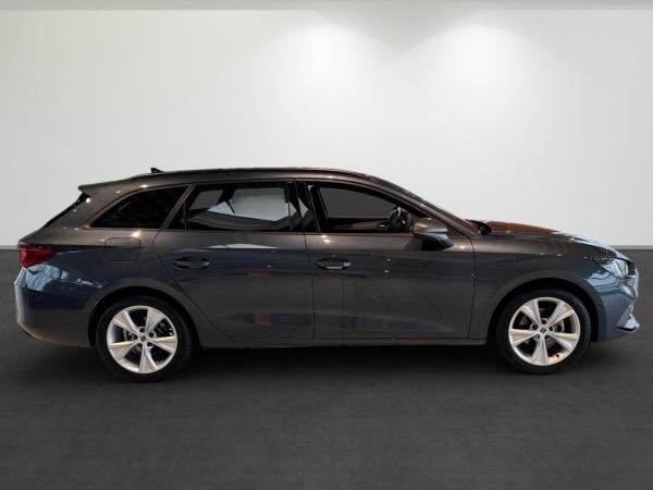 Seat Leon Sportstourer FR 1.5 TSI DSG Navi,LED,Full Link,Einparkhilfe,Kamera