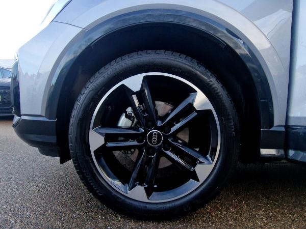 Audi Q2 advanced Black 30 TFSI LED NAVI R-KAM 5J.GAR.