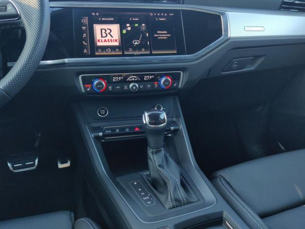 Audi Q3 35 TFSI S line Pano*360°*Matrix*AHK*CarPlay*